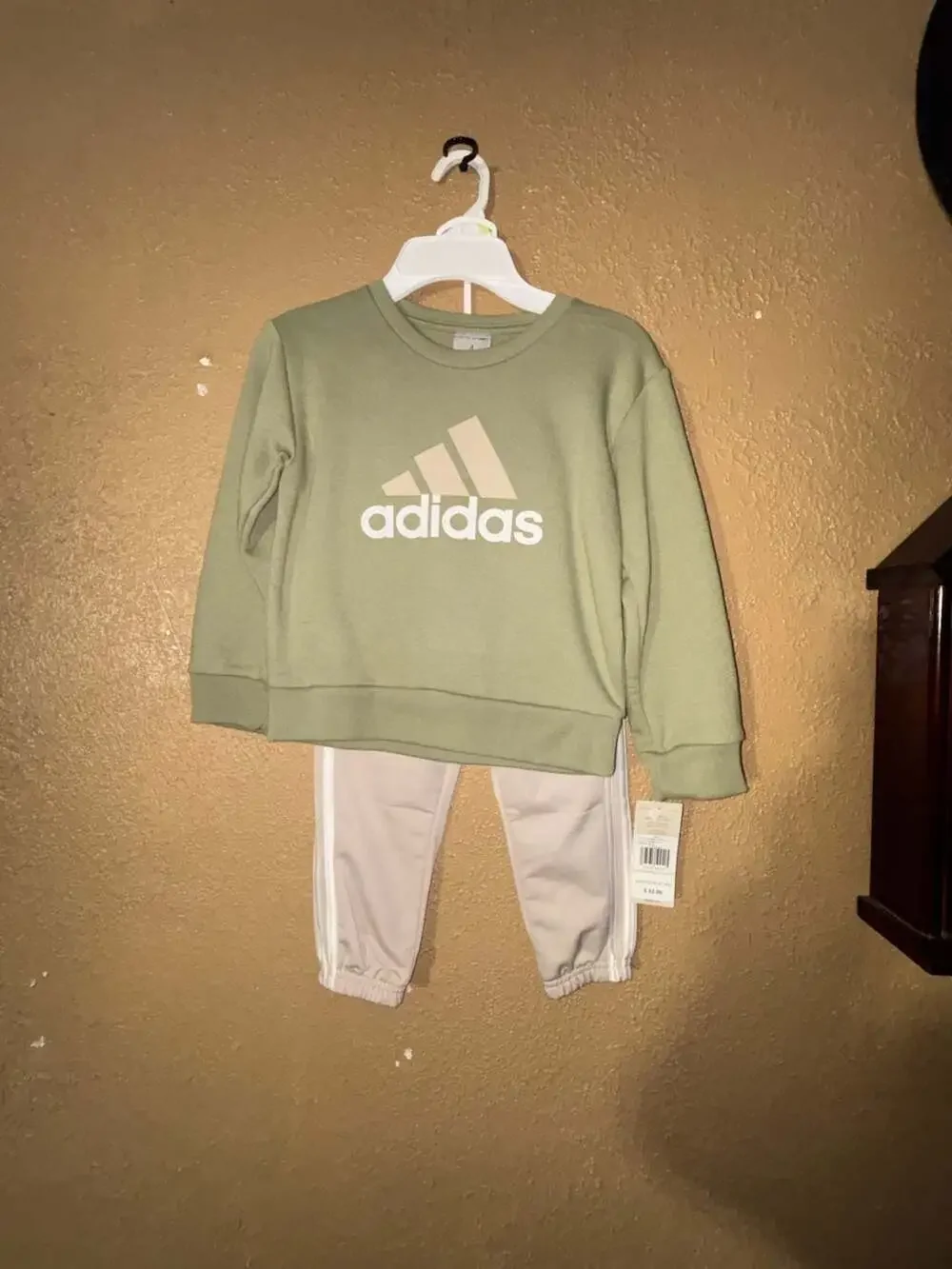 Adidas Boys 2-Piece Sweatshirt and Jogger Tracksuit Set Size 4